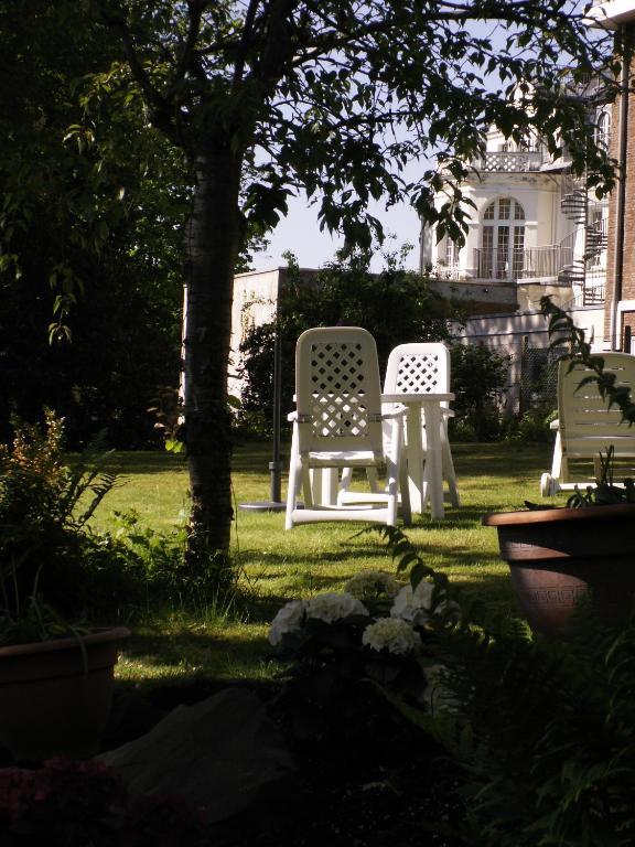 Thermen Hotel Pension Villa Holstein Bad Salzuflen Exteriör bild
