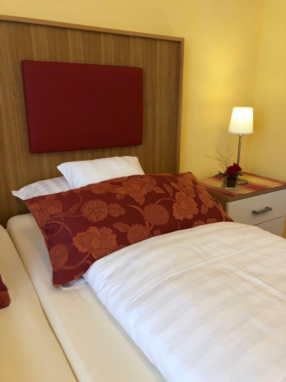 Thermen Hotel Pension Villa Holstein Bad Salzuflen Exteriör bild