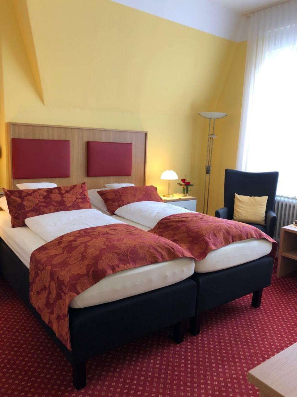 Thermen Hotel Pension Villa Holstein Bad Salzuflen Exteriör bild