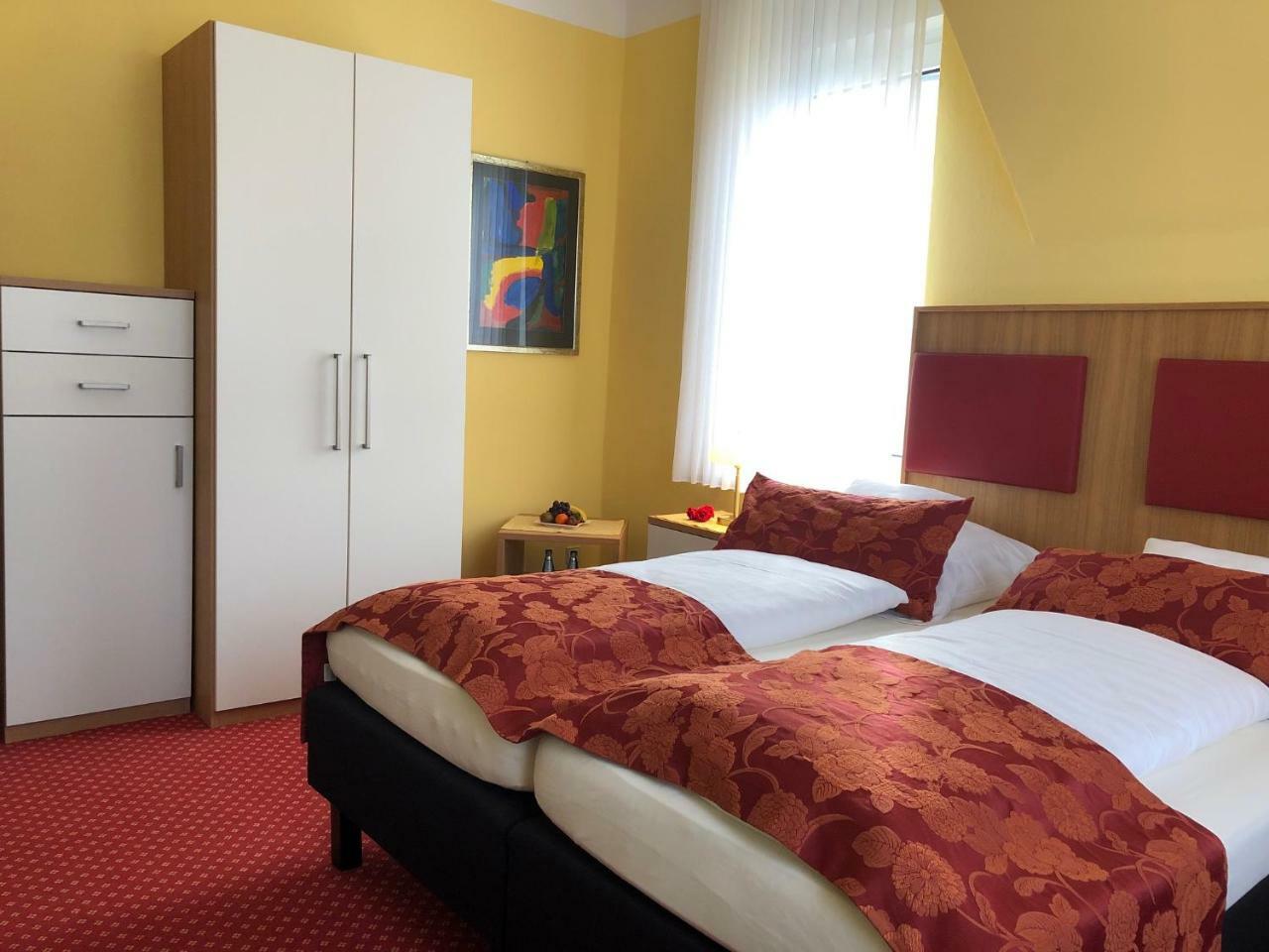 Thermen Hotel Pension Villa Holstein Bad Salzuflen Exteriör bild