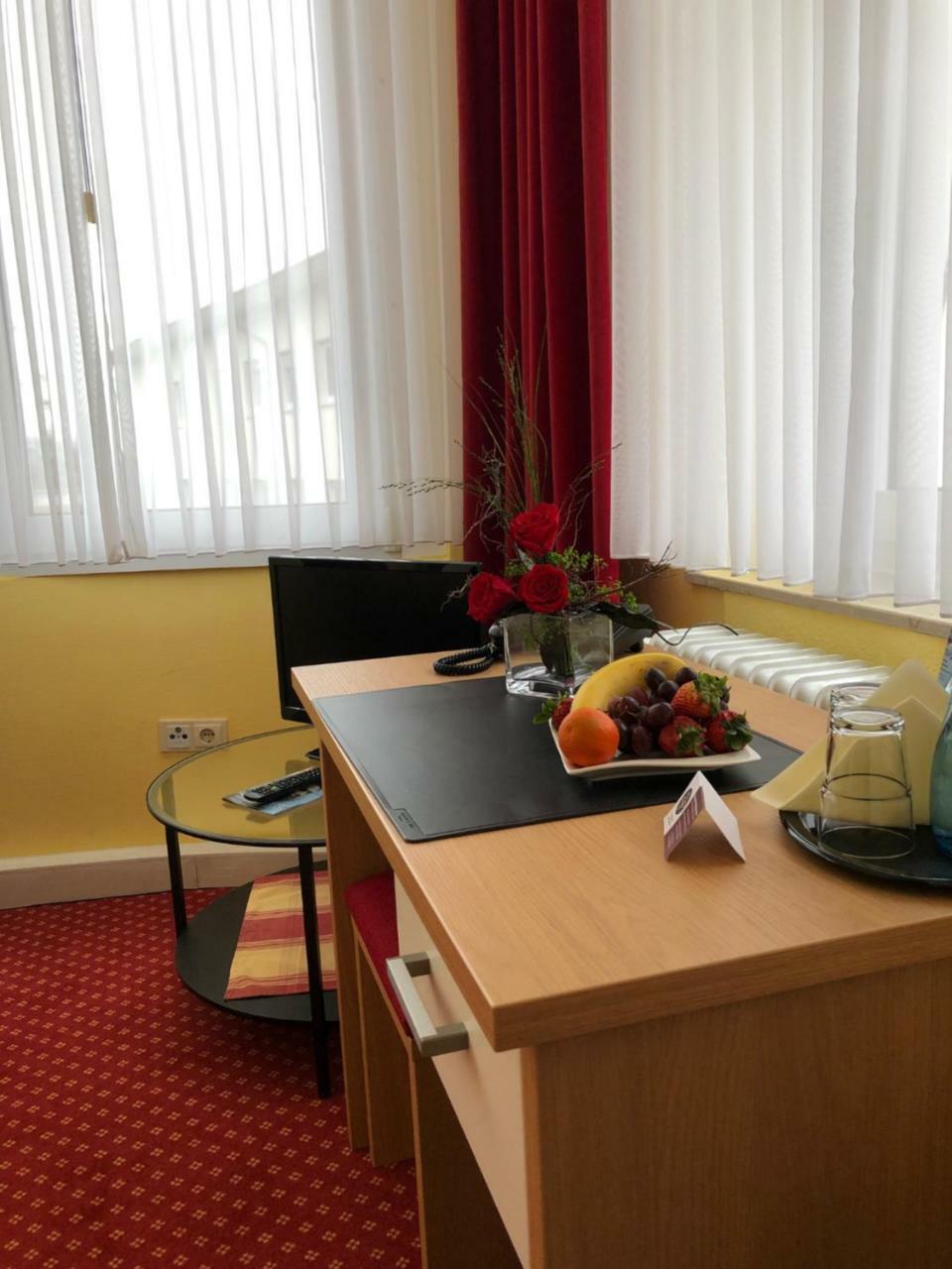 Thermen Hotel Pension Villa Holstein Bad Salzuflen Exteriör bild