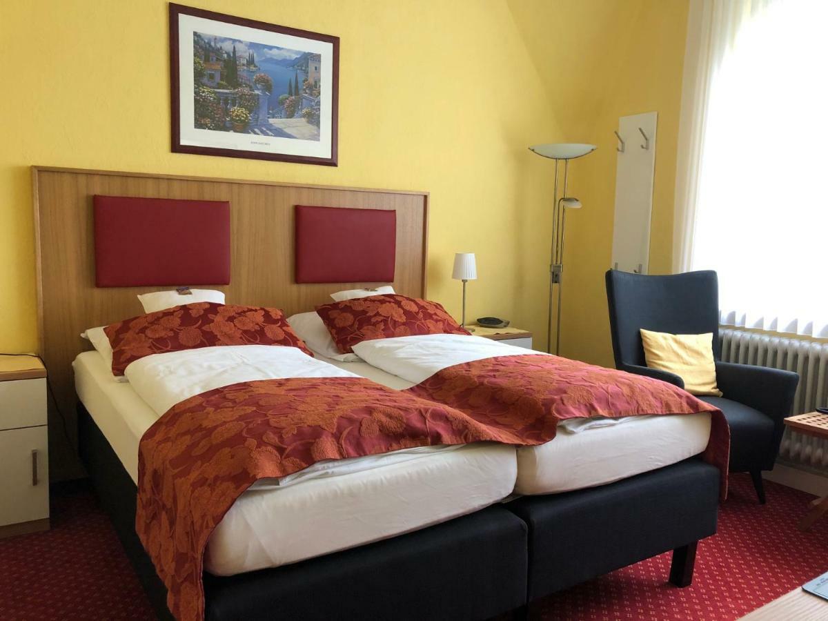 Thermen Hotel Pension Villa Holstein Bad Salzuflen Exteriör bild